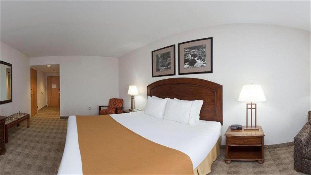Express By Ihg 2*